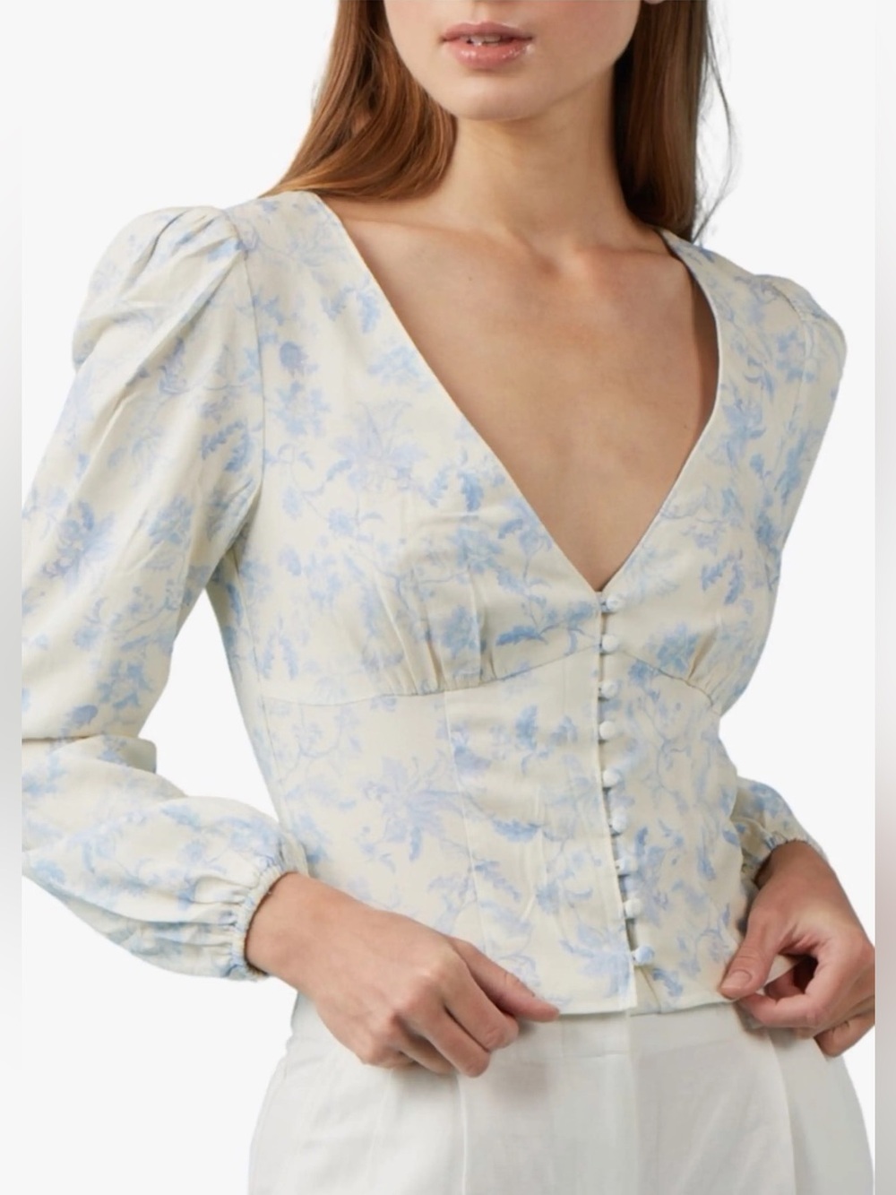 New Sophie rue Women's Cream& Light Blue Floral romantic Button Front Top small